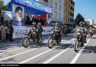 مراسم رژه نیروهای مسلح جمهوری اسلامی ایران- خرم آباد 