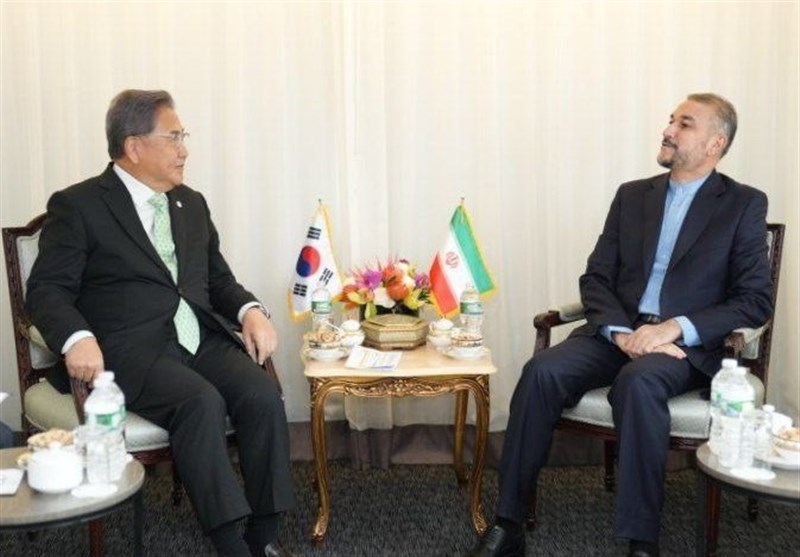 وزیر خارجیة کوریا الجنوبیة یأمل فی تعزیز العلاقات مع إیران
