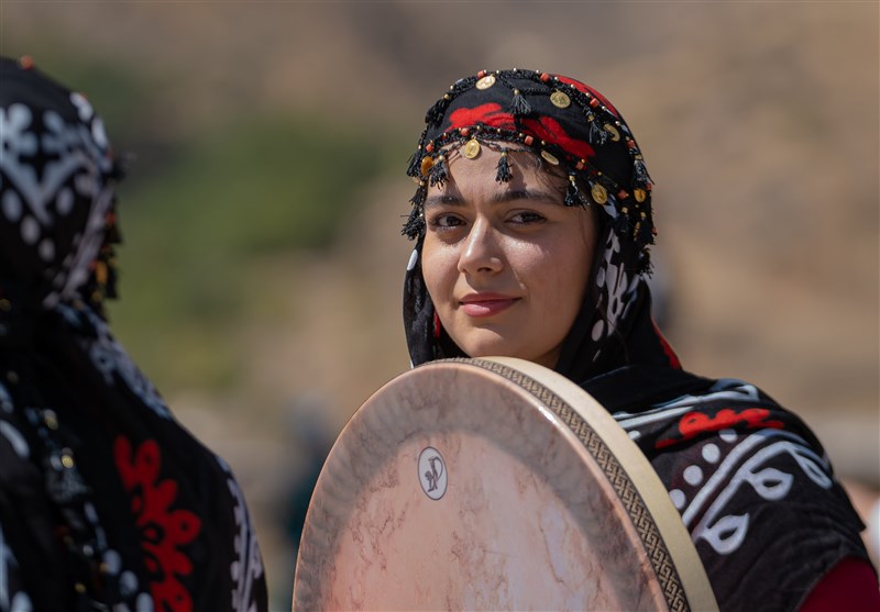 حضور هزار دف نواز در روستای هشمیز به روایت عکس