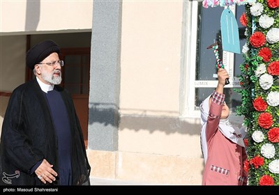 İran&apos;da yeni yıl okul zili çalındı