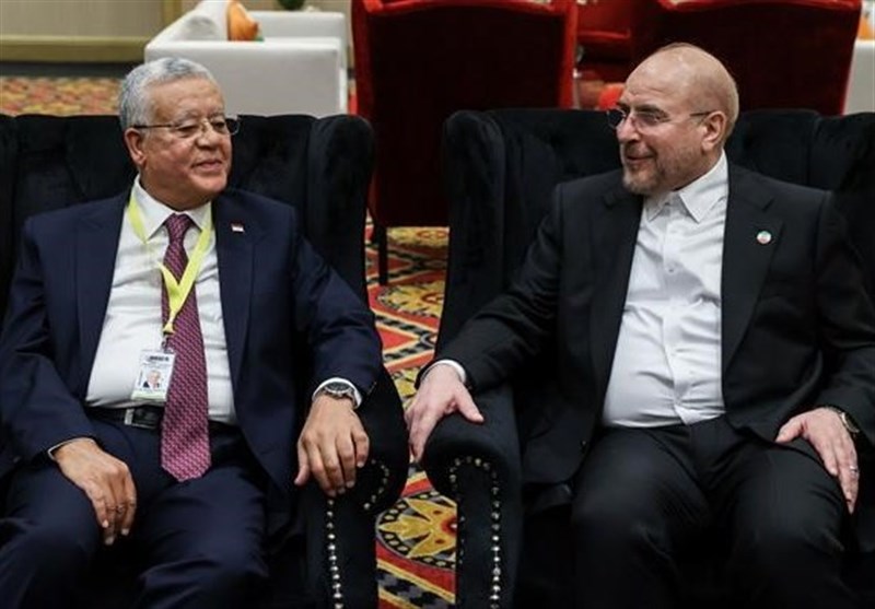 رئیسا برلمانی مصر وإیران یلتقیان فی جوهانسبرغ.. تأکید على تعزیز العلاقات بین طهران والقاهرة