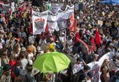 تظاهرات هزاران نفر در سوئیس در اعتراض به سیاست‌های آب و هوایی دولت
