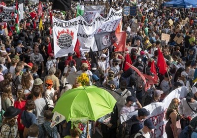  تظاهرات هزاران نفر در سوئیس در اعتراض به سیاست‌های آب و هوایی دولت 