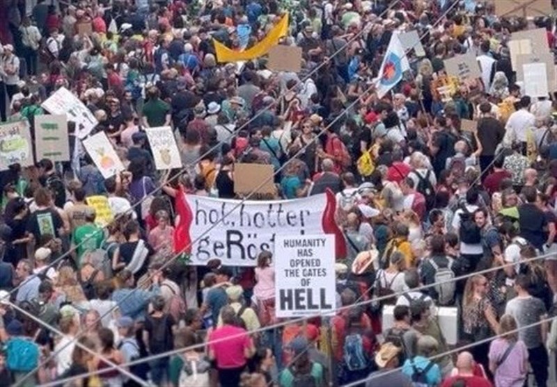 Thousands Gather in Swiss Capital Demanding Stronger Climate Action (+Video)