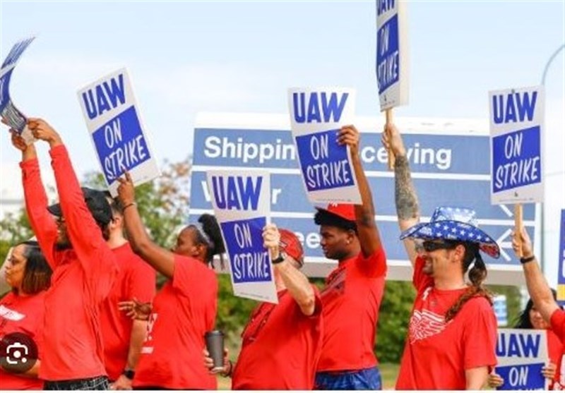Stellantis, Ford furlough another 1,250 Workers Because of UAW Strike
