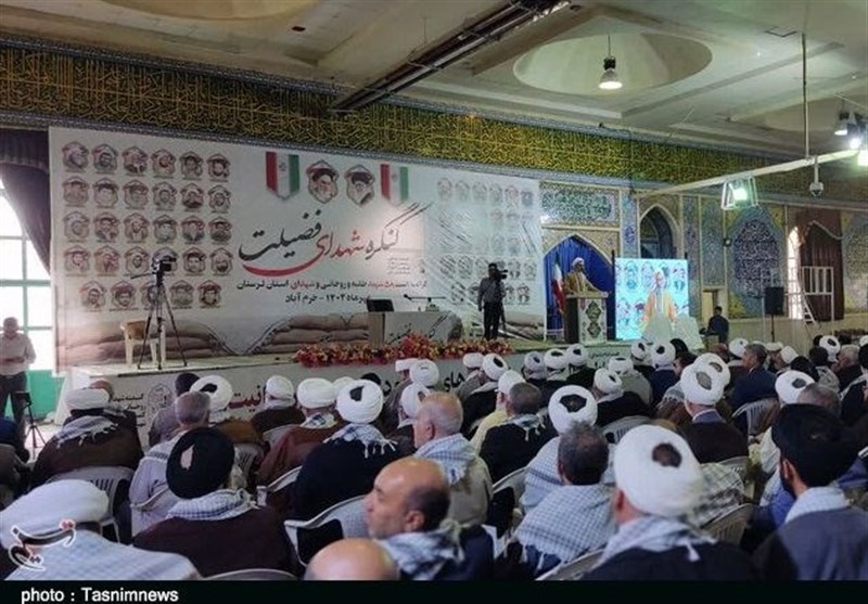 اجلاسیه گرامیداشت 58 شهید روحانی در لرستان به‌روایت تصویر