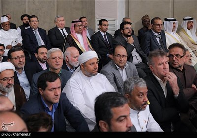 دیدار جمعی از مردم، مسئولان و مهمانان کنفرانس وحدت اسلامی با رهبرمعظم انقلاب