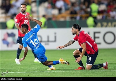 دیدار تیم‌های فوتبال نساجی و الهلال عربستان