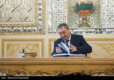 الممثل الخاص لرئيس أذربيجان يلتقي وزير الخارجية الإيراني