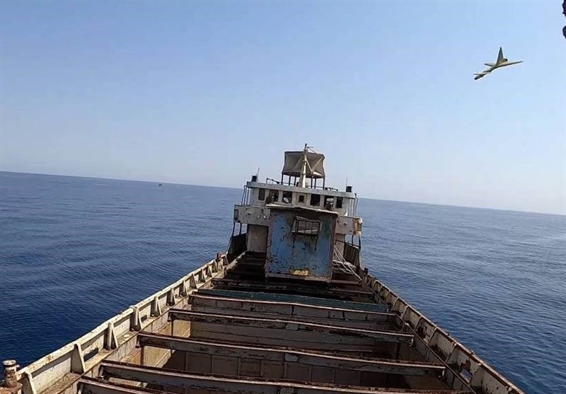 انهدام شناور دریایی با پهپاد انتحاری ابابیل 2 در رزمایش ارتش