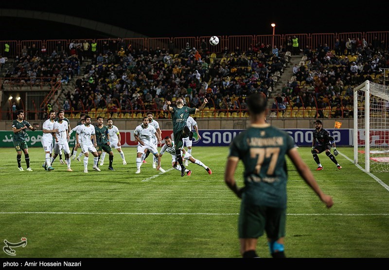کربکندی: ذوب‌آهن فوتبال دلنشینی به نمایش می‌گذارد/ فوتبال ایران مدافع وسط خوب ندارد
