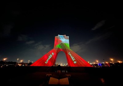  نورپردازی ویژه برج آزادی همزمان با عملیات غرورآفرین "طوفان الاقصی" 