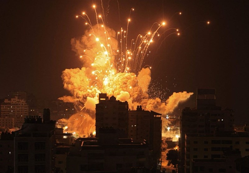 طوفان الاقصی| تداوم حملات وحشیانه هوایی صهیونیست‌ها به نوار غزه