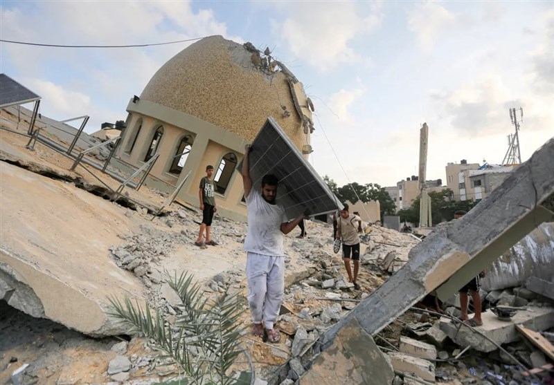 Israeli Strikes Flatten Buildings in Gaza (+Video)