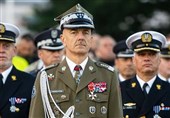 کناره گیری رهبران ارشد نظامی لهستان به دلیل اختلاف نظر با وزیر دفاع