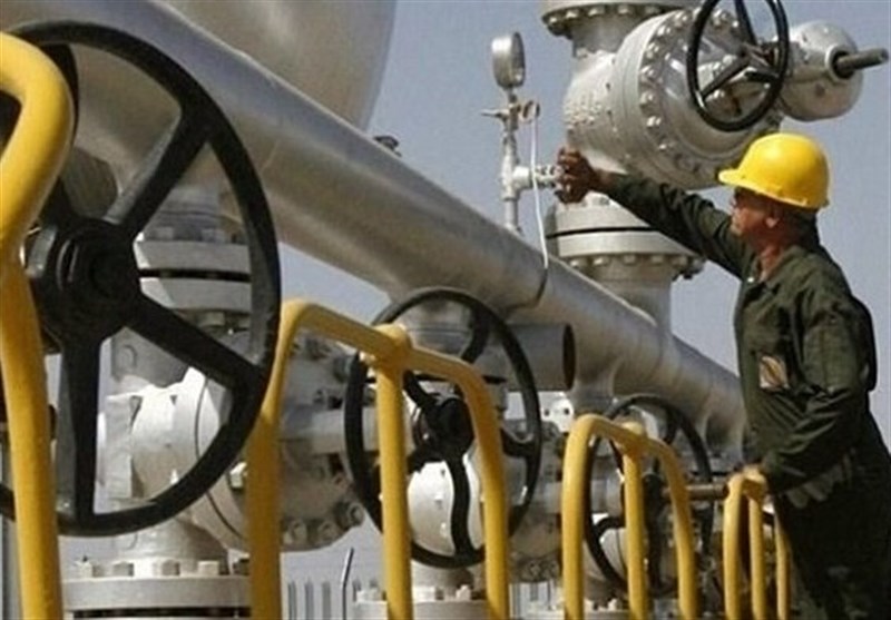 Iran, Russia Holding Talks to Expand Cooperation in Oil, Gas Industries