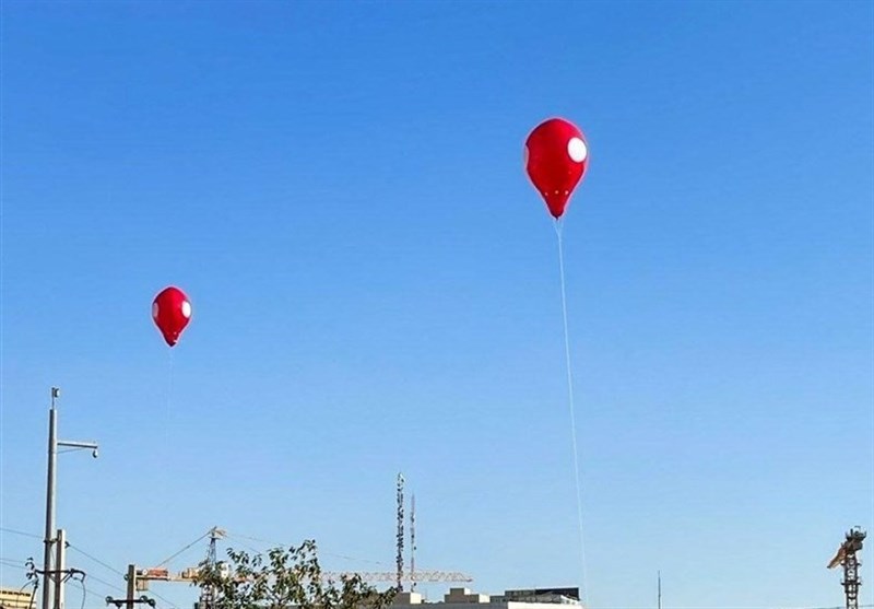 خلاقیت جالب شهرداری؛ هر &quot;بالن‌ قرمز&quot; بر فراز شهر تهران نشانی از یک پروژه عمرانی جدید