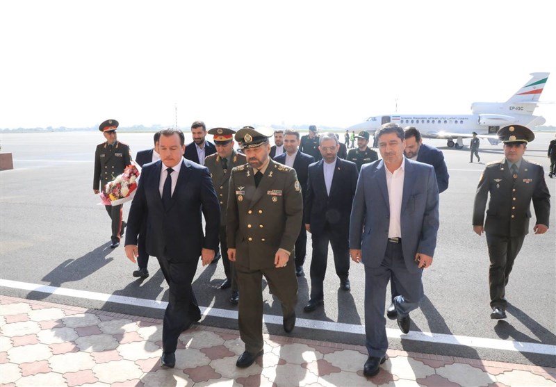 وزیر دفاع وارد تاجیکستان شد