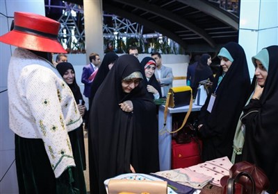  کراوات و کلاه زنانه به‌جای محصولات حجاب و عفاف در نمایشگاه مد و پوشاک خلاق؟! + عکس 