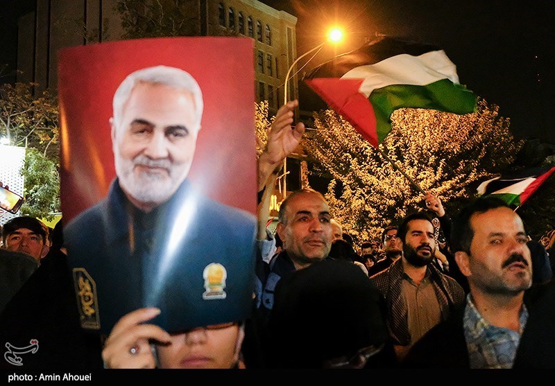 تجمع و عزاداری شبانه لرستانی‌ها در سوگ شهدای انفجار تروریستی کرمان + فیلم