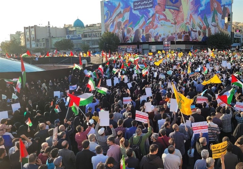 اجتماع مردم تهران در حمایت از مردم فلسطین در میدان انقلاب