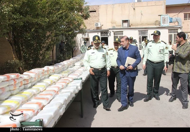 کشف 3 تن و 710 کیلو مرفین از یک کامیون‌ در کرمان/ 6 متهم ‌دستگیر شدند + تصاویر