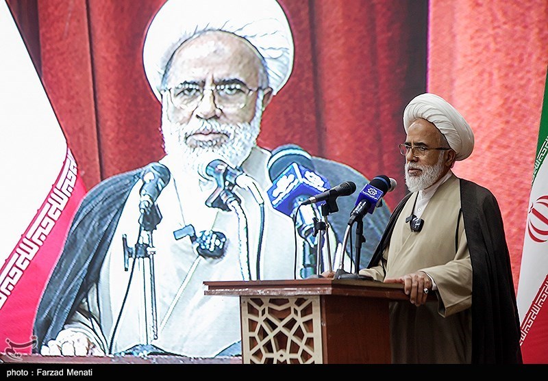 نماینده ولی فقیه در استان کرمانشاه: با ‌تعامل مثبت، همراه و همدل مسئولان خواهم بود