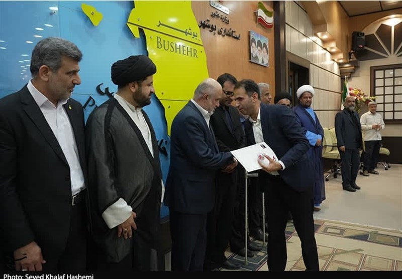 تجلیل از موکب‌داران و خادمان زائران اربعین حسینی استان بوشهر+ تصویر