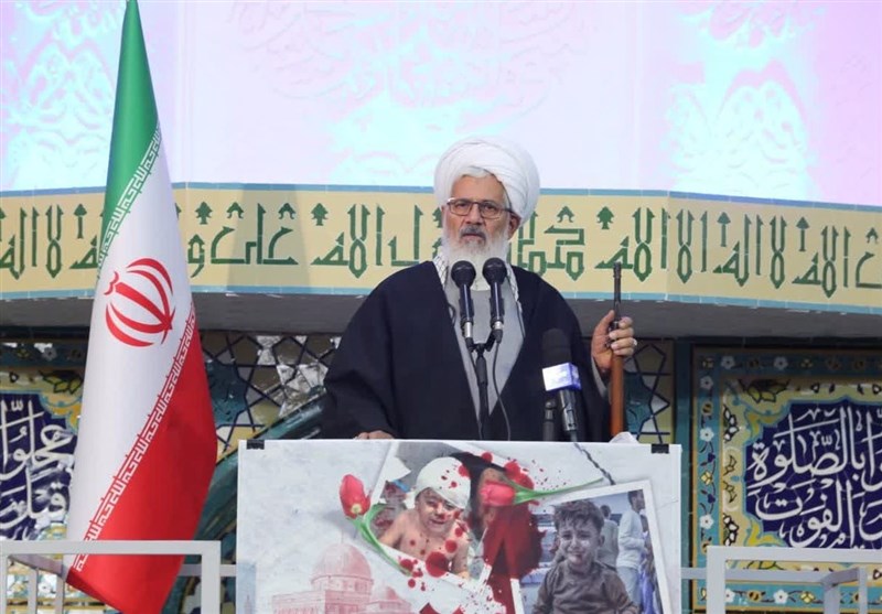 امام جمعه زنجان: ملت بزرگ ایران هیچ‌گاه خیانت‌های آمریکا را فراموش نخواهند کرد