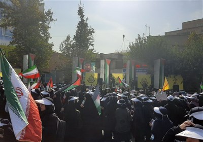  تجمع دانش‌آموزان تهرانی در حمایت از دانش‌آموزان غزه 