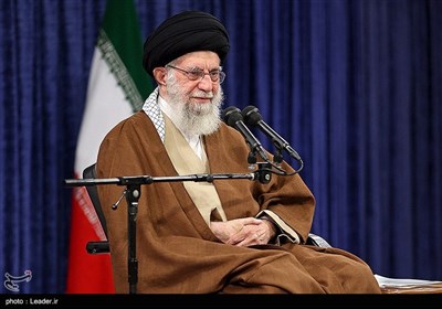  استفتاء از امام خامنه‌ای؛ حکم معامله صوری برای فرار از ربا چیست؟ 
