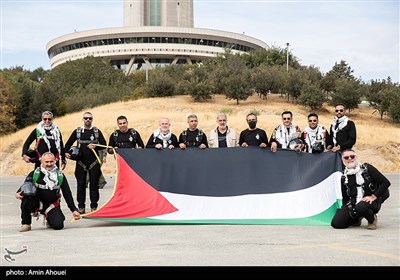 اهتزاز پرچم فلسطین بر فراز شهر تهران