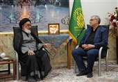 سفر وزیر بهداشت به قم/‌ دیدار با تولیت‌های آستان مقدس و مسجد جمکران