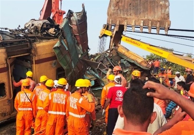 Deaths in India Train Collision Rise to 13