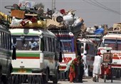 افغانستان پناهجویان اخراج‌ شده از پاکستان را رایگان به موطن‌شان انتقال می‌دهد