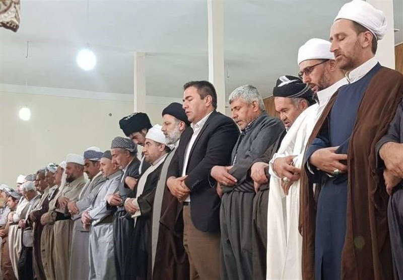 اقامه نماز وحدت با حضور رئیس‌جمهور + فیلم