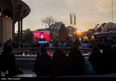پخش زنده سخنرانی سید حسن نصرالله در چهارراه ولیعصر