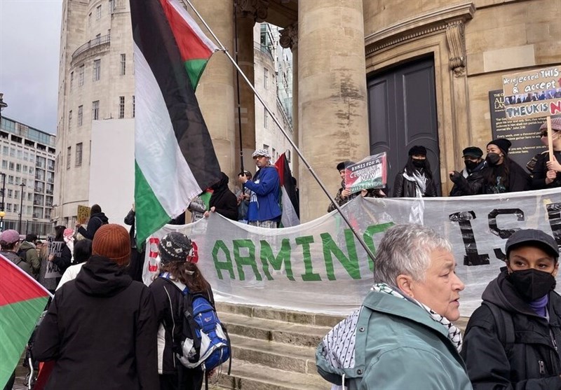 تجمع مقابل شبکه بی‌بی‌سی بخاطر جانبداری از اسرائیل در جنایت علیه مردم غزه