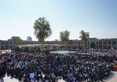  اجتماع ۱۲ هزار نفری دانش‌آموزان در حرم شاهچراغ/ همدردی با دانش‌آموزان فلسطینی + تصاویر 