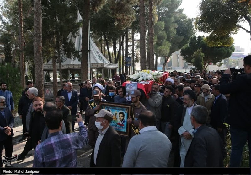 تشییع و خاکسپاری پدر شهیدان جان‌نثاری در اصفهان 