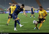 دیدار تیم های فوتبال سپاهان ایران و آلمالیق ازبکستان