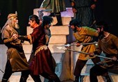 حضور سه نسل از تئاتر مشهد در &quot;نمایش رویای اسبی به نام شبرنگ&quot;/ نوجوانان این تئاتر را ببینند