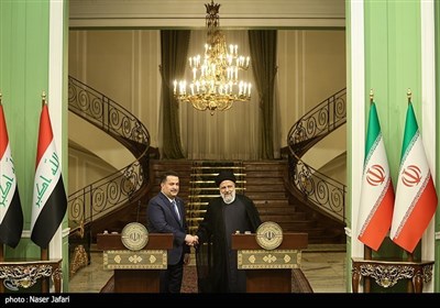 Церемония официального приема премьер-министра Ирака президентом Ирана в Тегеране