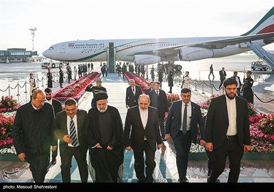 ورود رئیس جمهور به فرودگاه ازبکستان