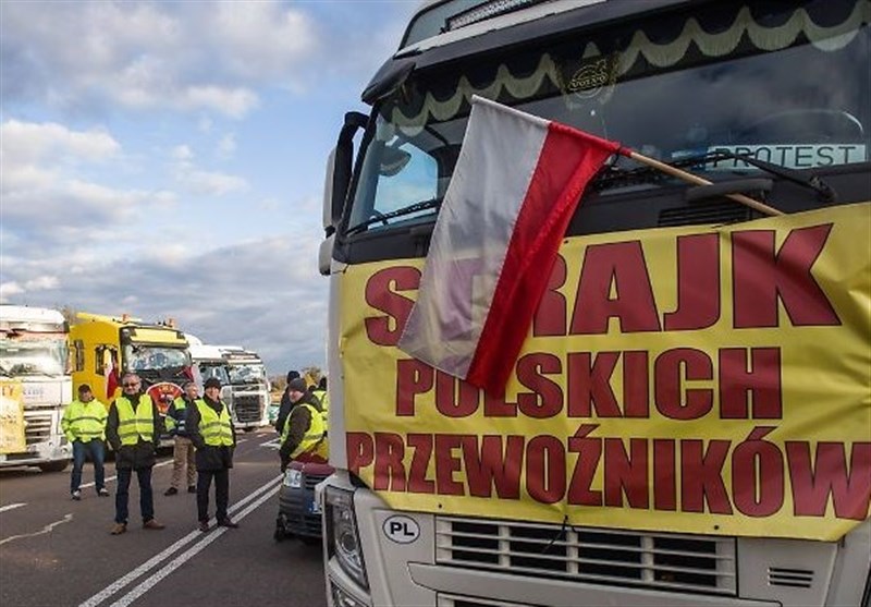 اعتراض کارکنان حمل و نقل لهستان به قوانین تسهیل اتحادیه اروپا به نفع شرکت های اوکراینی