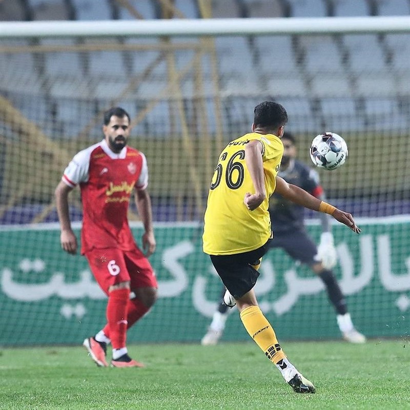 Sepahan beat Persepolis to move close to IPL title [VIDEO