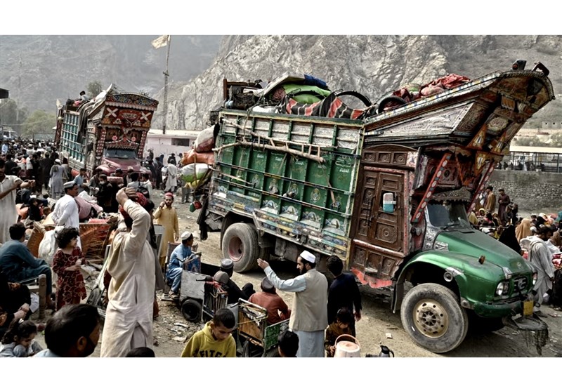 «آی سی جی»: ادامه اخراج پناهجویان افغان از پاکستان ثبات منطقه را به چالش می‌کشد