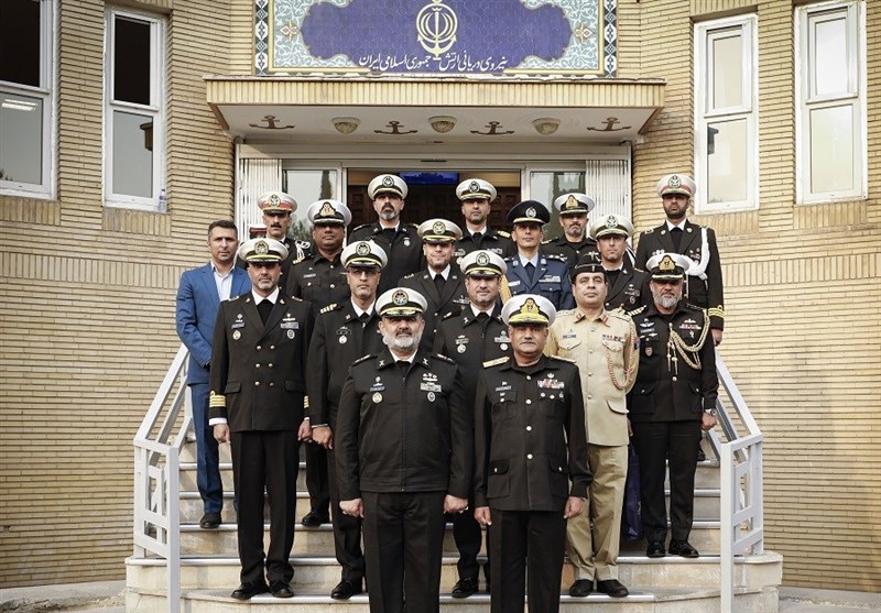بازدید هیات دانشکده جنگ دریایی پاکستان از دافوس ارتش و دیدار با امیر ایرانی