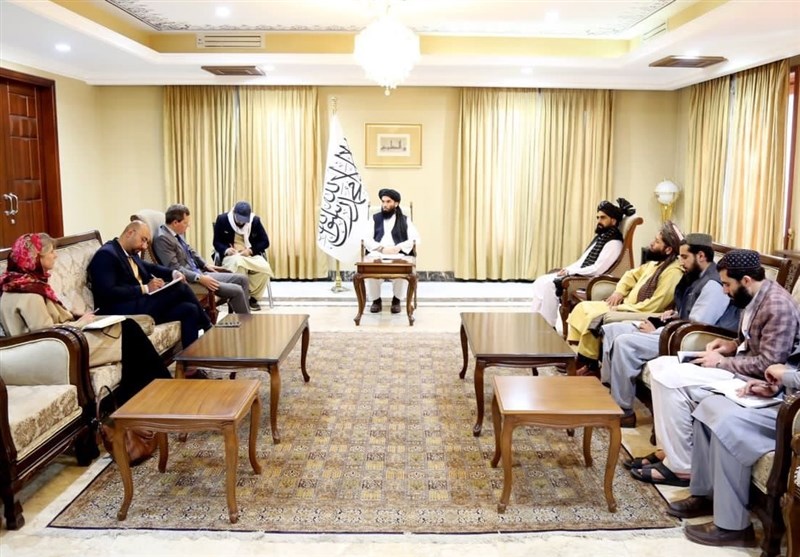 طالبان: یوناما برای بهبود وضعیت مردم افغانستان محدودیت و موانع را از سر راه ما بر‌دارد