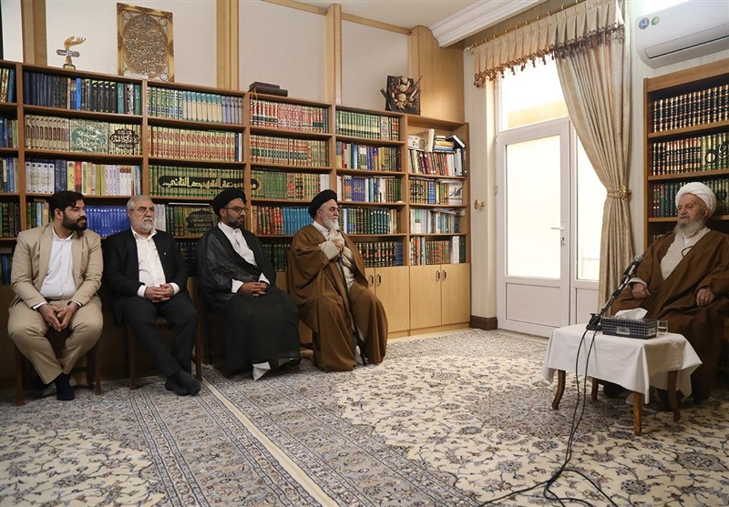 انتقاد آیت‌الله مکارم‌شیرازی از شبهه‌افکنی درباره مسجد ‌جمکران